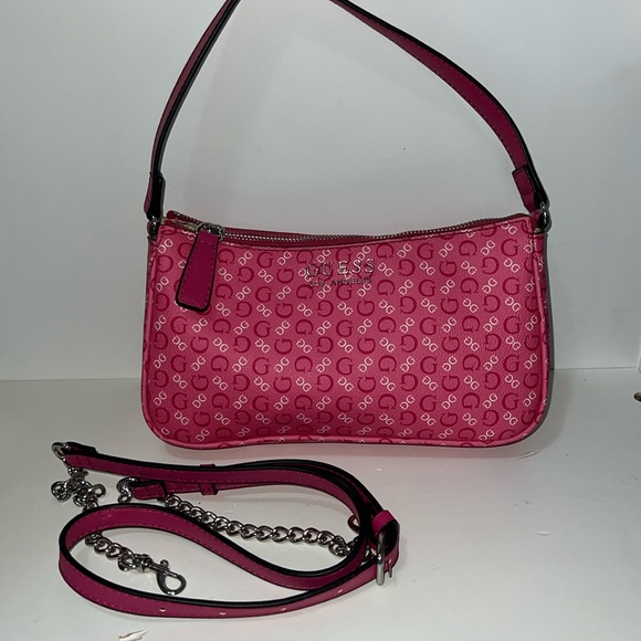 Guess bag 💋 - Picture 1 of 2
